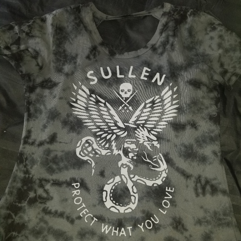 Open back Sullen shirt